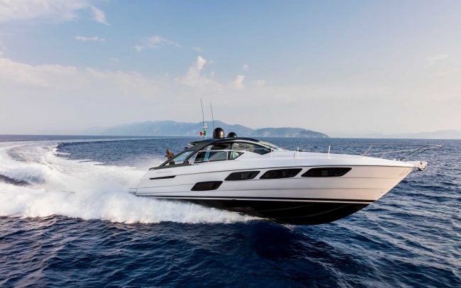 Pershing 5x cruising