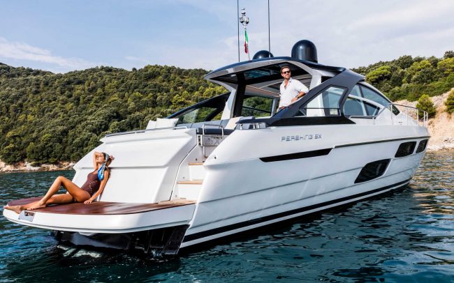 Pershing 5x cruising