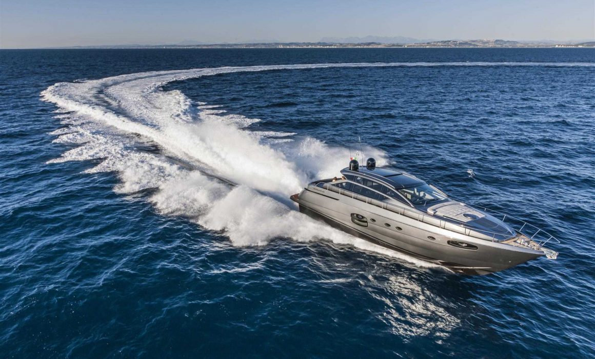 Pershing 62 cruising