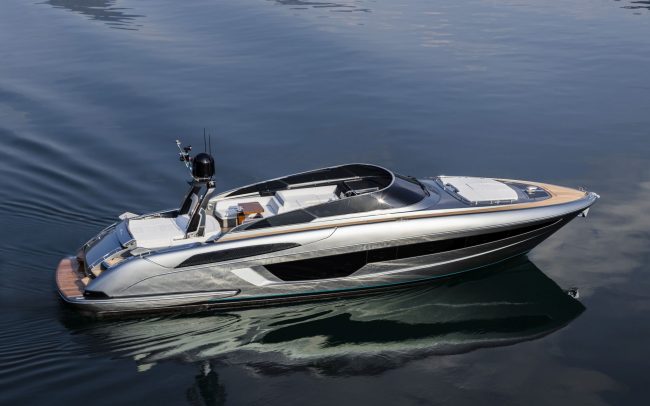 Riva56' Rivale cruising