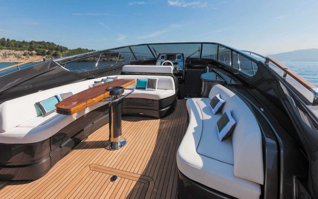 Riva 63' Virtus main deck
