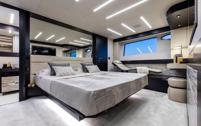 Pershing 8x lower deck