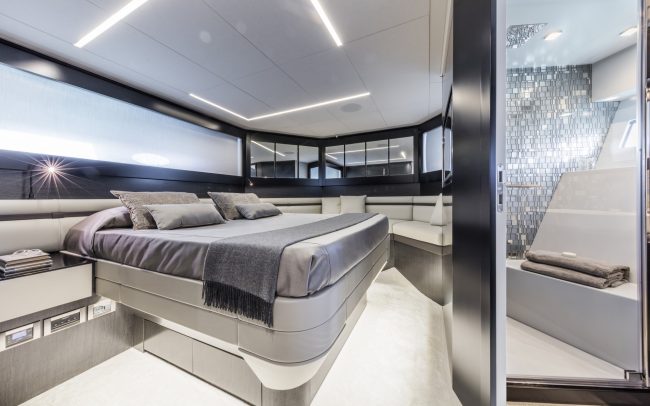 Pershing 9x cruising